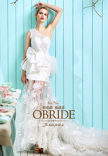 欧泊蕾婚纱礼服宣传海报