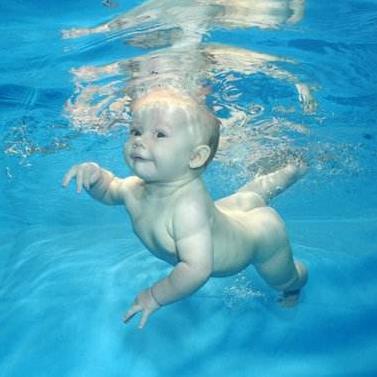 倍亲婴幼儿游泳