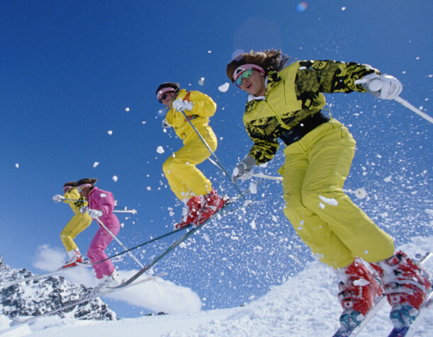 多乐美地滑雪度假欢乐滑雪