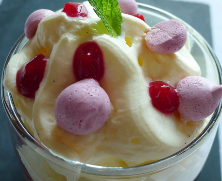 麦淇淋冰淇淋草莓味