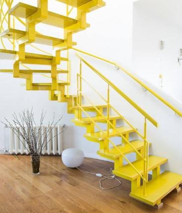 踏之运楼梯黄色