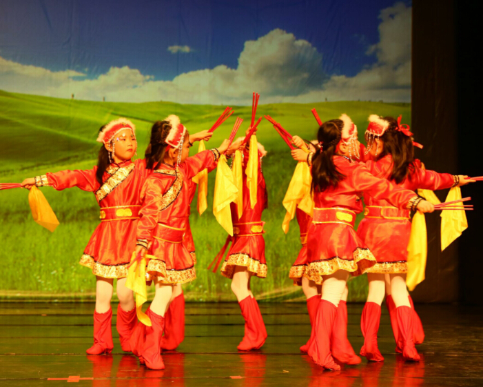 童翼艺术教育民族舞