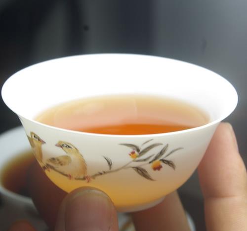 肖丽英饮品红茶茶汤