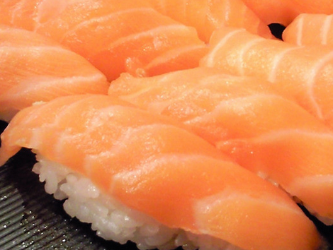 双子座寿司三文鱼