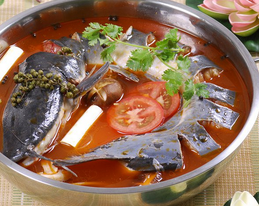 红油鱼火锅