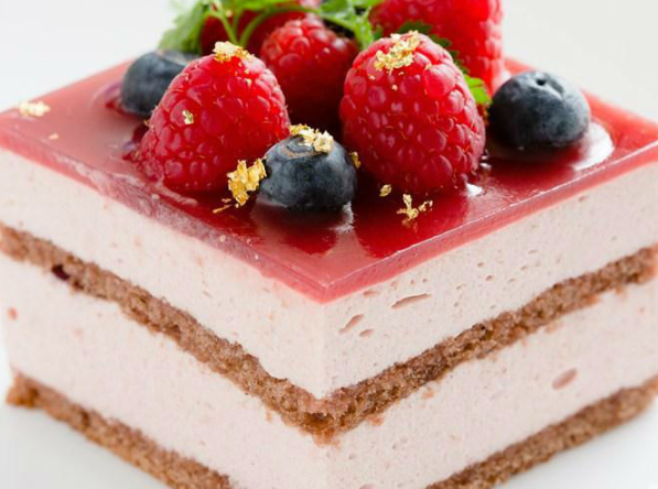 爱米苏烘焙草莓蛋糕