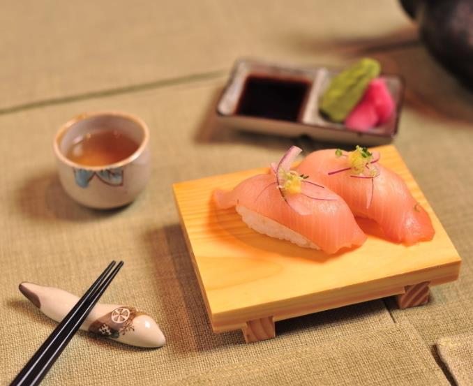 鱼彤鰤鱼寿司