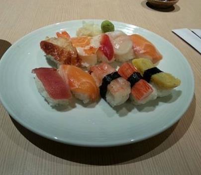 八妹寿司鲜虾沙拉手卷寿司