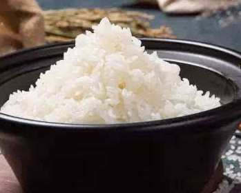 郑州稻花香瓦锅饭米饭
