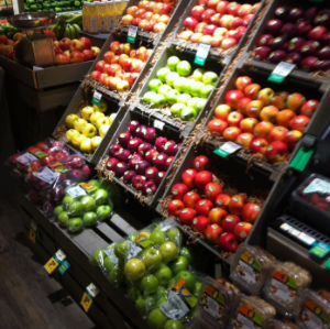 保柳水果蔬菜超市环境