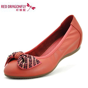 红蜻蜒皮鞋