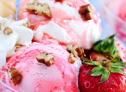 rmeo草莓冰淇淋