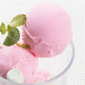 爱冰妮奶茶店草莓冰淇淋