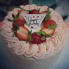 繁语烘焙草莓蛋糕