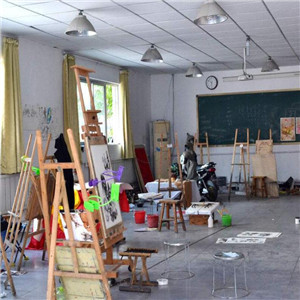 犀牛国际绘画艺术工作室木头