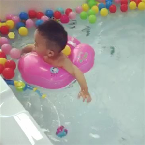 金智婴幼儿游泳