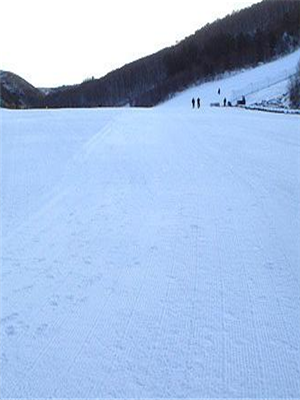 长城岭滑雪场宽阔