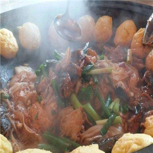 王老六铁锅炖鱼美味