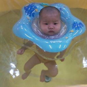 宝迪蓝国际婴儿游泳