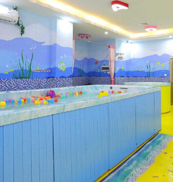 海豚精灵游泳馆大泳池