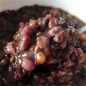 紫米八宝粥红豆
