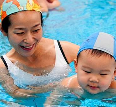 金色时光婴儿游泳练习