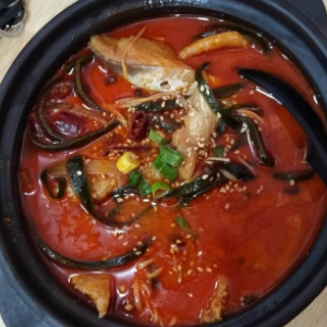 巧仙婆砂锅焖鱼饭快餐味美