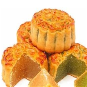  Golden September Moon Cake with Nuts