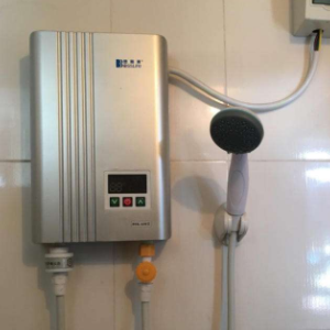 堡斯莱电热水器合格