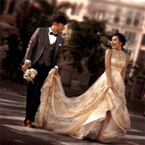 世纪新娘婚纱摄影衣服