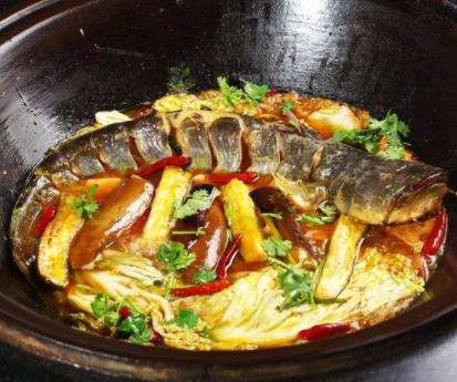 李记铁锅炖鱼特色菜