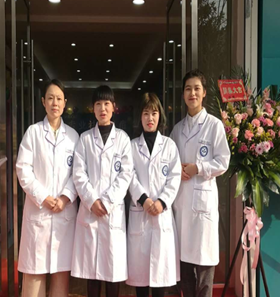  Staff of Ai Shangtian Beauty Salon