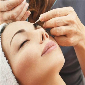 育凤美容有助于调节体脂中心纹眉