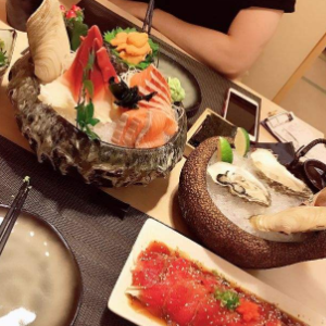 鱼四季日本料理招牌