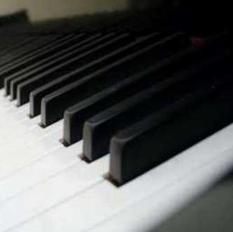 黑白键琴行钢琴