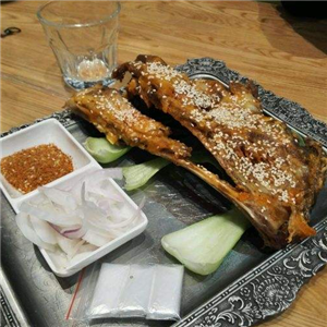耶丽亚新疆风味餐厅盘子