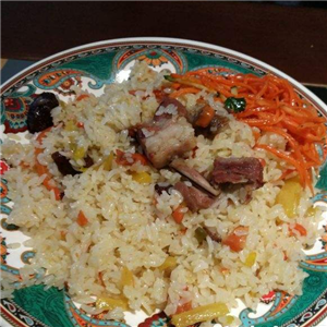 布力布力新疆欢乐餐厅盘子