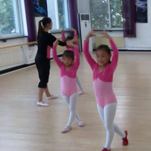 iBallet国际少儿芭蕾练习