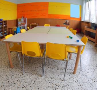 橙子幼儿园小课桌
