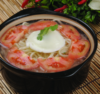 长霞砂锅面番茄汤