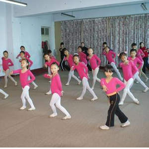 舞精灵舞蹈培训中心训练