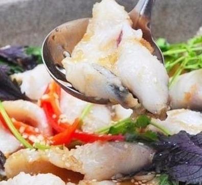 满口香焖鸭石锅鱼好吃
