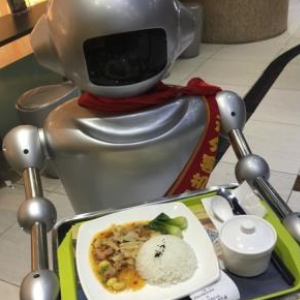 天外客机器人餐厅上菜