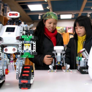 芝士合子机器人教育互相学习