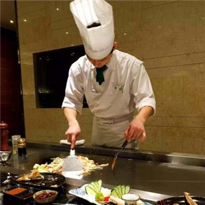 利昂烧法式铁板主题餐厅厨师