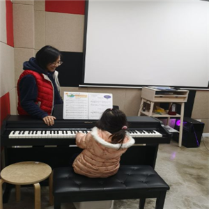 火柴音乐学校钢琴