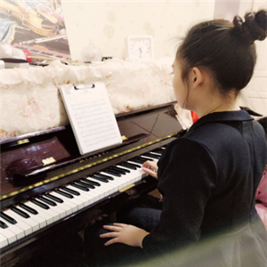 华星音乐艺术中心钢琴