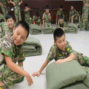 中国青少年军事将帅夏令营特色