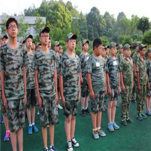 中国青少年军事将帅夏令营练习