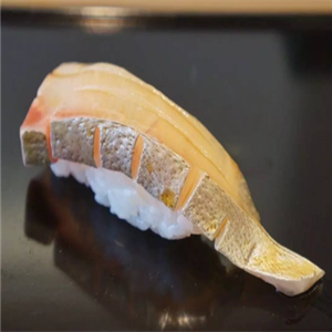 步竹寿司鱼肉